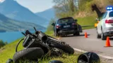 Auto touchiert Motorrad in Emmetten – Fahrerflucht nach Sturz eines 65-Jährigen