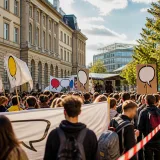 Schüler und Studierende fordern zusätzlich 10 Milliarden Euro für Schulen und Hochschulen
