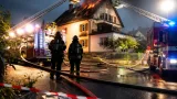 Dachstockbrand in Reinach: Feuerwehr löscht Grossalarm, Katze gerettet