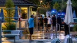 Polizeieinsatz in Freibad bei Cham: Lautstarke Gruppe sorgt für Hausverbot