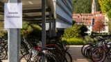 Schule in Freiburg fordert seit einem Jahrzehnt Kameras für Fahrradabstellplatz nach Serie von Diebstählen und Manipulationen