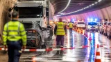 Toter nach Unfall im Kerenzerbergtunnel – Tunnel bis Dienstagmorgen gesperrt