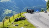 Unbekannter Fahrer touchiert Motorrad in Emmetten – Zweiradlenker bleibt unverletzt