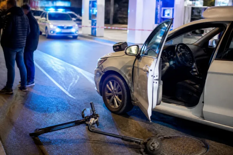 Alkoholisierter Autofahrer verursacht Unfall mit E‑Scooter in Frauenfeld und flieht kurzzeitig