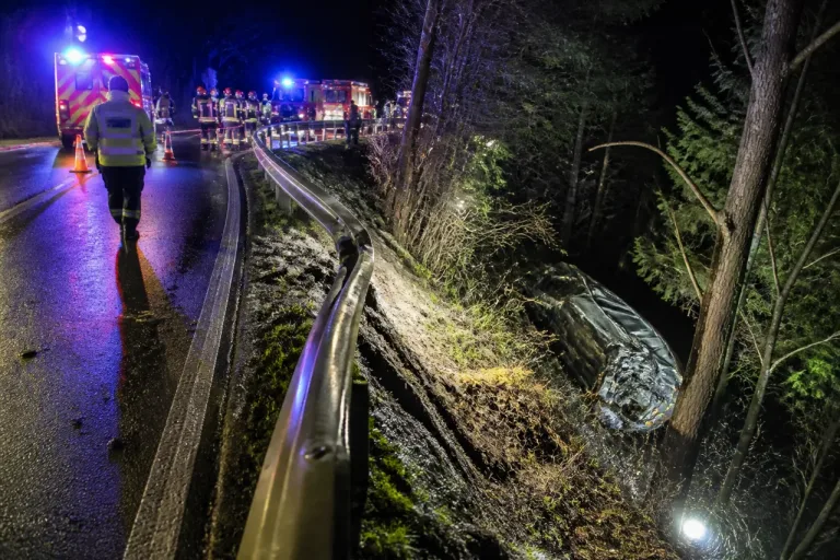 Auto stürzt in Canobbio 100 Meter Böschung hinunter – 31‑Jähriger stirbt