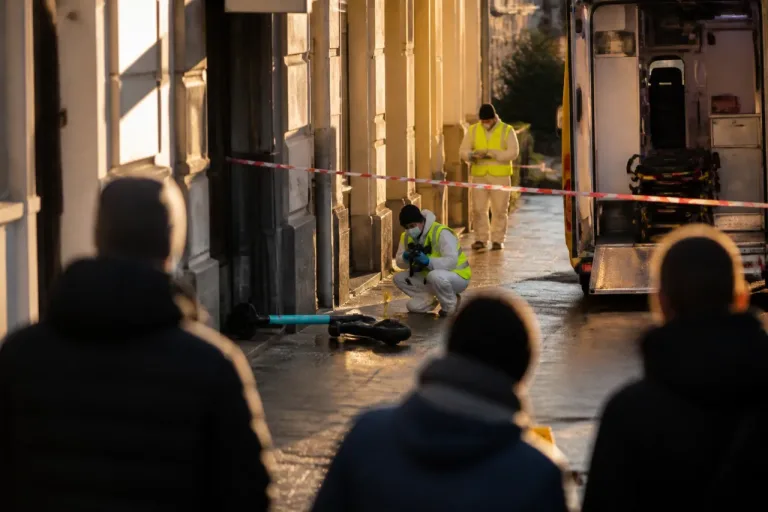 Bewusstloser Teenager in Kreis 7 aufgefunden – Polizei bittet um Zeugenaussagen