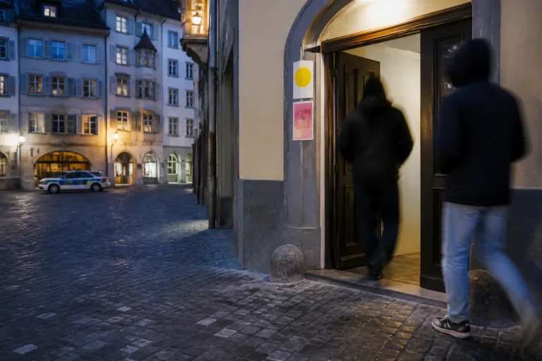 Chur: Konsumraum führt zu weniger Aggressionen – Stadtrat fordert Drug Checking und kontrollierte Kokain-Abgabe