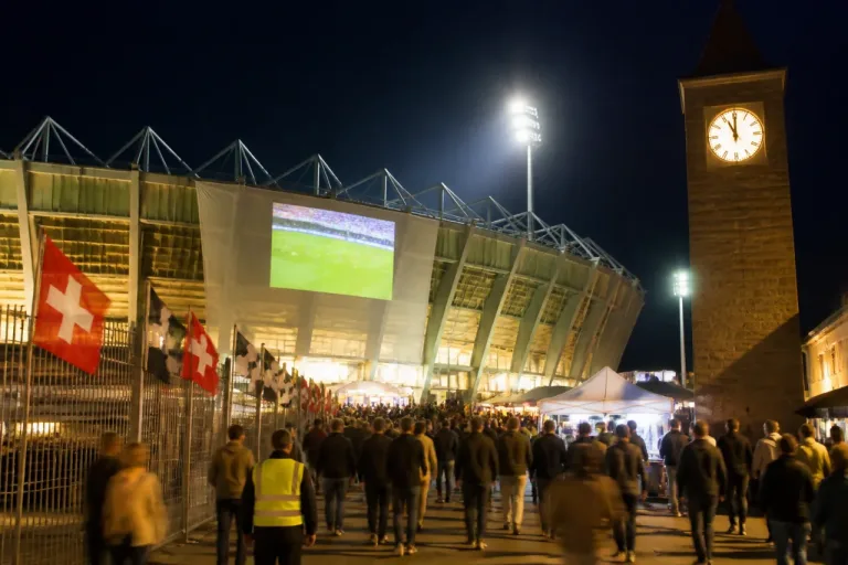 FCS-Arena öffnet für Public Viewing: Fan‑Fest in Schaffhausen beginnt um 23 Uhr