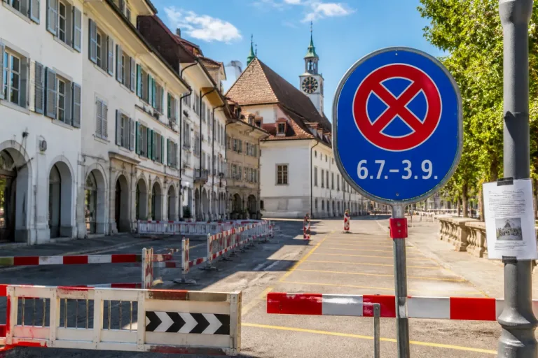 Gewerbe kritisiert Klosterplatz-Sperrung und prüft rechtliche Schritte