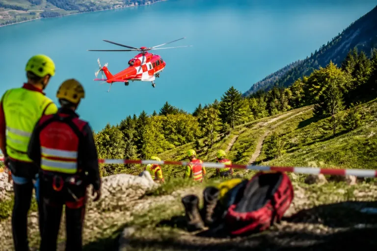Junger Wanderer stirbt nach Absturz bei Oberried am Brienzersee