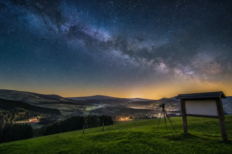Jurapark Aargau lanciert Fotowettbewerb zur Nachtdunkelheit und sensibilisiert gegen Lichtverschmutzung