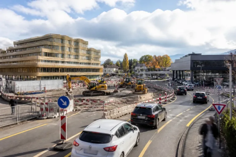 Kreiselbau beim Diesel in Ibach startet — Voraussetzung für Projekt Muotabrücke West