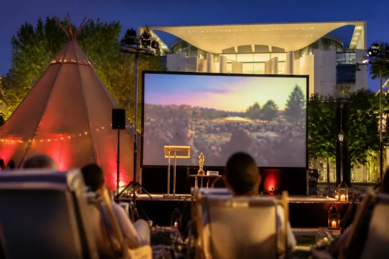 Steinmeier hebt Kino als Sinnbild für Demokratie und nennt «Gelbe Briefe» und «Sommer vorm Balkon»