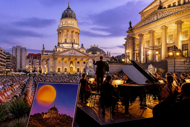 Gendarmenmarkt erneut Bühne für Classical-Populäres: Mallwitz, Sumino und Gershwin dominieren Auftakt