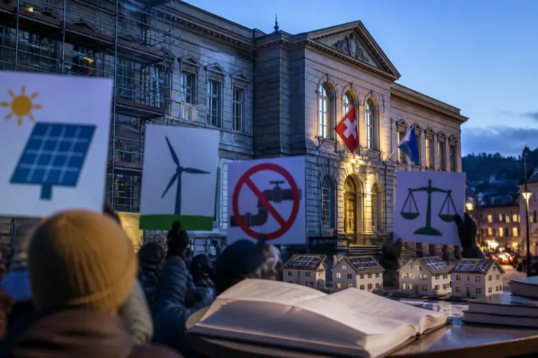 Luzern: SP lobt Fortschritte beim neuen Energiegesetz, mahnt aber soziale Lücke an