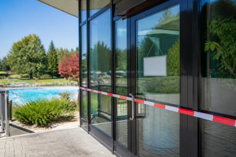 Menziken schliesst Hallenbad vorübergehend: Freibad bleibt offen