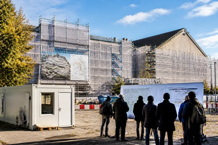 Neuenburg plant Rettung des Hallenbads und Sanierung der ältesten Sporthalle