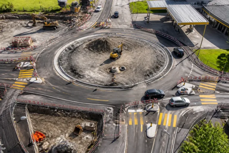 Neuer Kreisel in Ibach markiert Startschuss für Muotabrücke West
