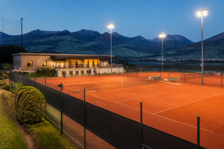 Tennisclub Stansstad eröffnet erneuerte Anlage nach umfassender Sanierung