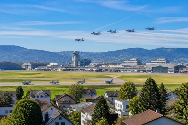 Patrouille Suisse startet diesen Sommer vorübergehend ab Dübendorf
