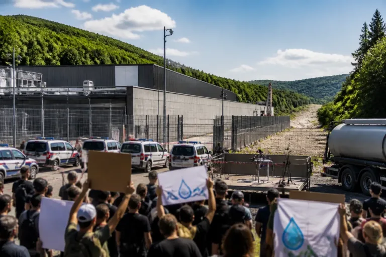 Proteste gegen Rechenzentrum in Beringen werfen Fragen zum Wasserverbrauch in Schaffhausen auf