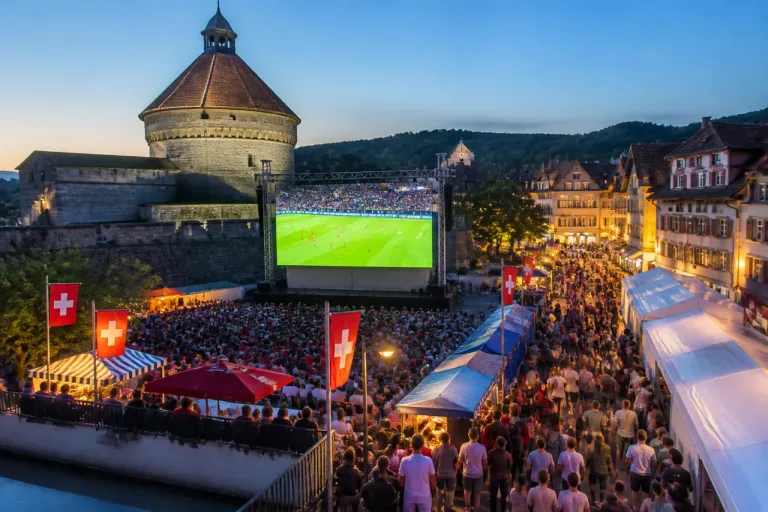 Public-Viewings in Schaffhausen ausgebucht – Fieber um Nati-Spiel sorgt für volle Plätze