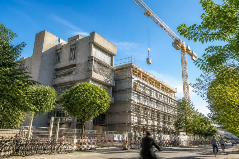 Schulhaus Bullinger wird instand gesetzt und erweitert – mehr Platz für Berufsvorbereitung