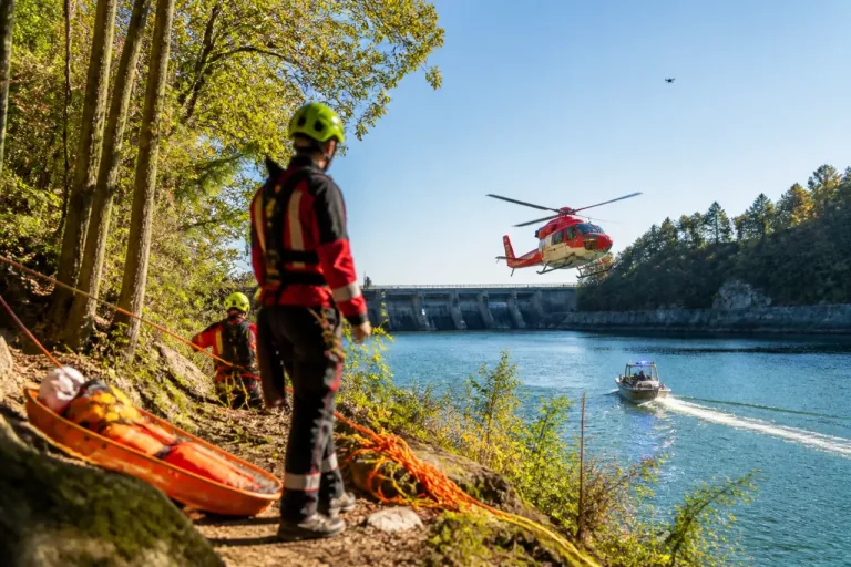 Schwer verletzt nach Sturz an der Saane bei Maigrauge: aufwendige Rettungsaktion
