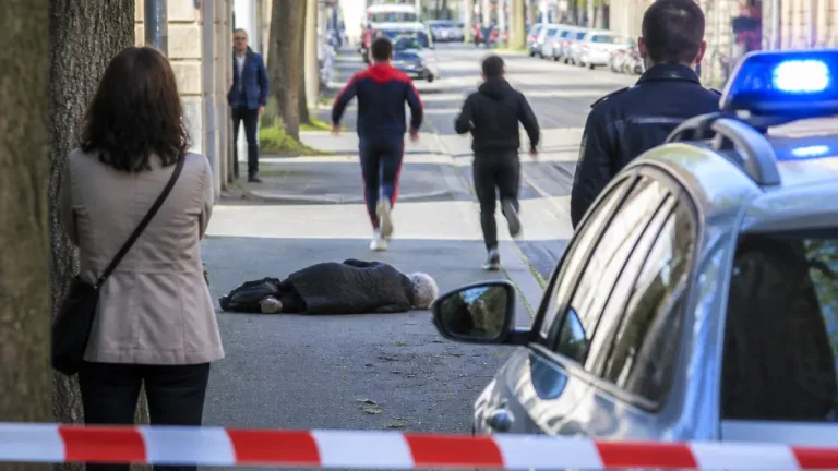 Seniorin in der Riehenstrasse beraubt und leicht verletzt – Polizei sucht Zeugen