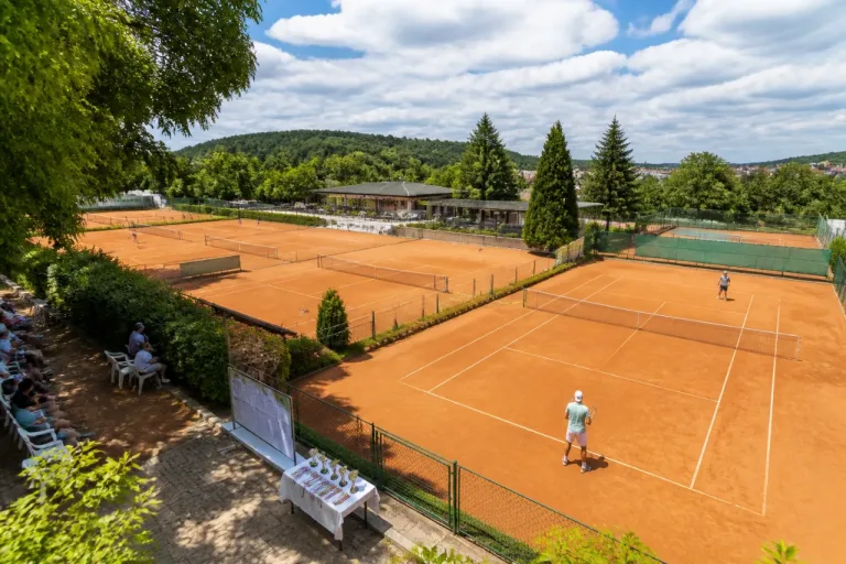 Sommerliches Doppelturnier des TC TSV Burgdorf lockt Spieler aus Region und Niedersachsen nach Burgdorf
