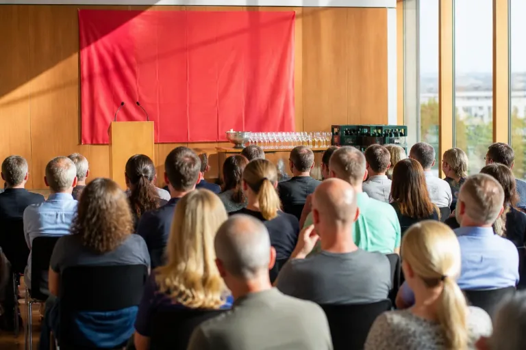 SP Stadt Zürich hält am Gratis-Cüpli fest – Arbeitsgruppe soll Anlässe inklusiver machen