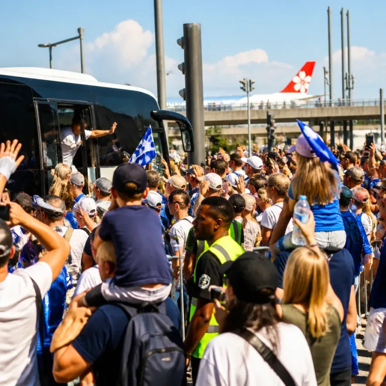 Tausende empfangen die Nati in Zürich — Stolz überwiegt trotz verpasstem WM-Traum