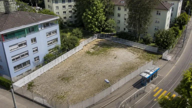 Stadt Zürich kauft Bauland in Schwamendingen – Platz für künftige Überbauung geschaffen