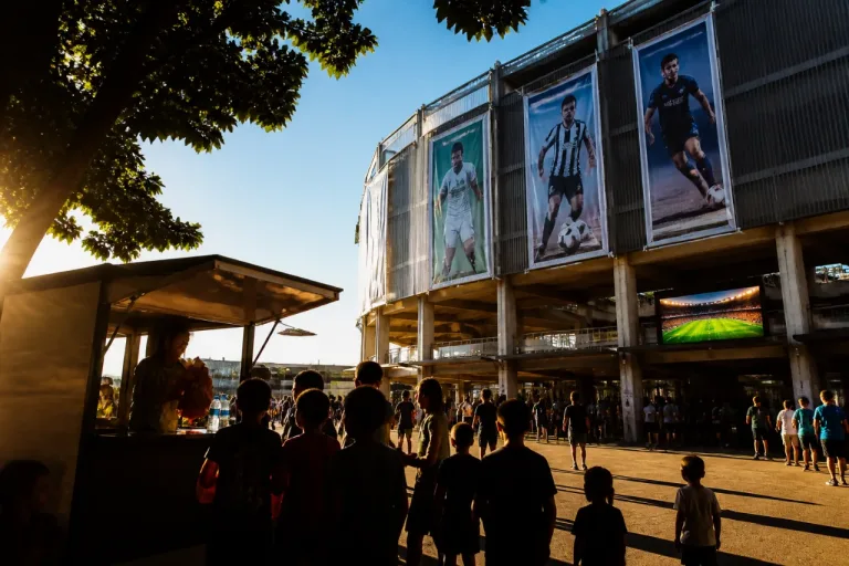 Testspiel: FC Aarau gastiert in SUN MINIMEAL Arena – Ferienaktion für Kinder in Aarau wichtig