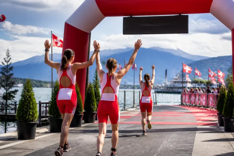 Thun: Schweizer Frauen dominieren Ironman Switzerland – Dreifach- und Vierfacherfolge prägen Rennen