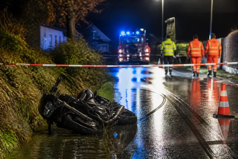 Töffunfall in Ottikon: Schwer verletzter Mann – Grüningerstrasse in Gossau stundenlang gesperrt