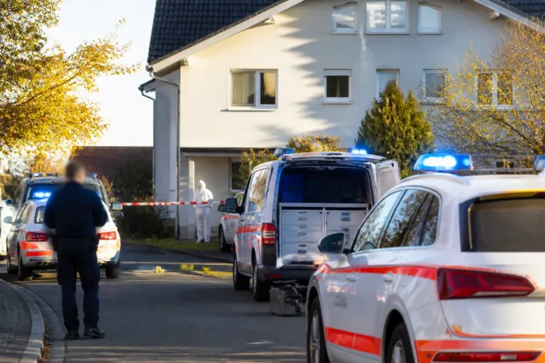 Tötungsverdacht in Buchackern: Frau tot in ihrer Wohnung aufgefunden, Mann festgenommen
