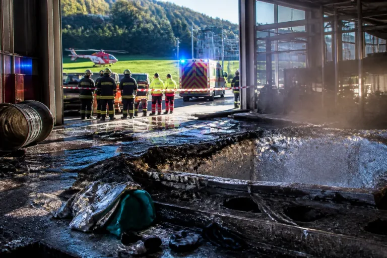 Unfall in Baden-Württemberg: Heisses Zink verletzt drei Arbeiter – Lehren für Baden
