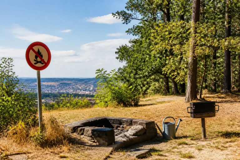 Waldbrandgefahr Stufe 4: Feuerverbot im Wald und bis 50 Meter zum Waldrand in Kraft